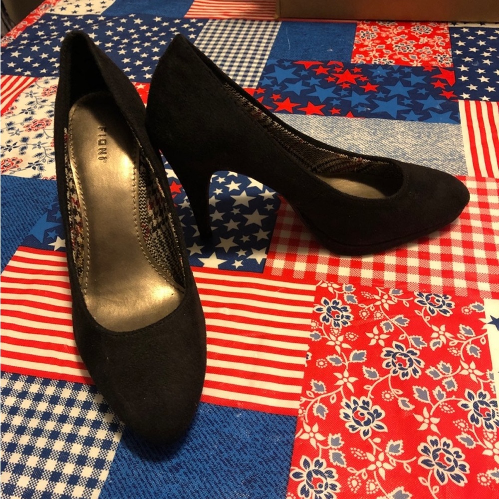 black Fioni heels
